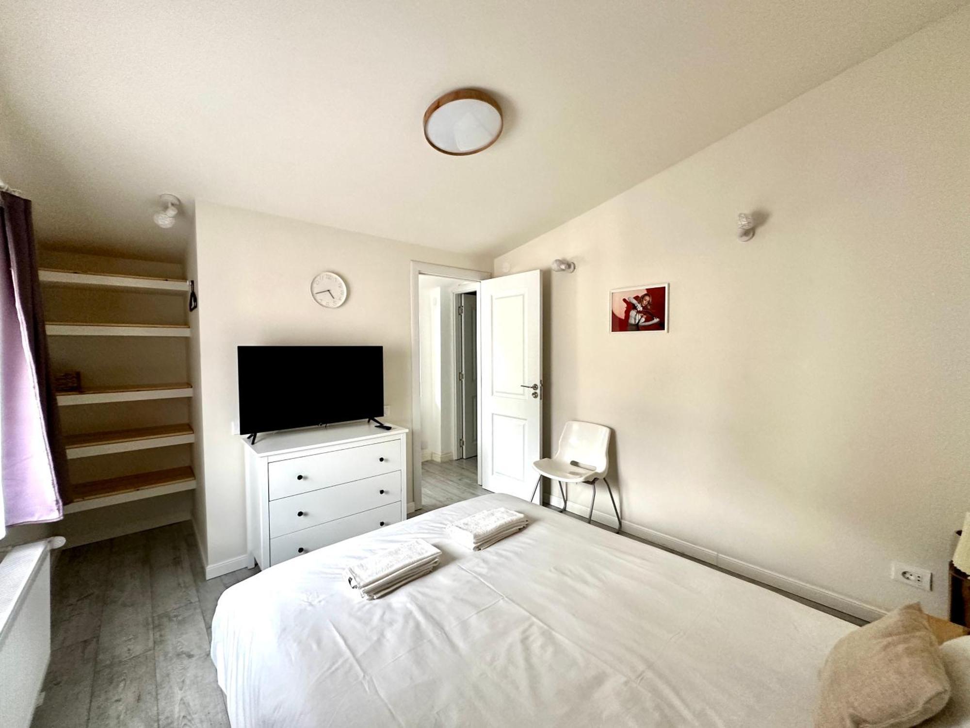 Interbelic House With Courtyard And Terrace Villa Bukares Bagian luar foto